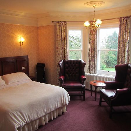Ellerslie House Hotel Феърхем Екстериор снимка