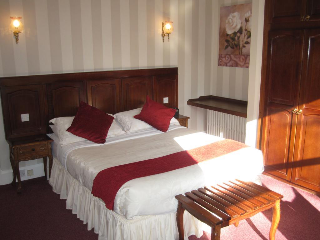 Ellerslie House Hotel Феърхем Екстериор снимка
