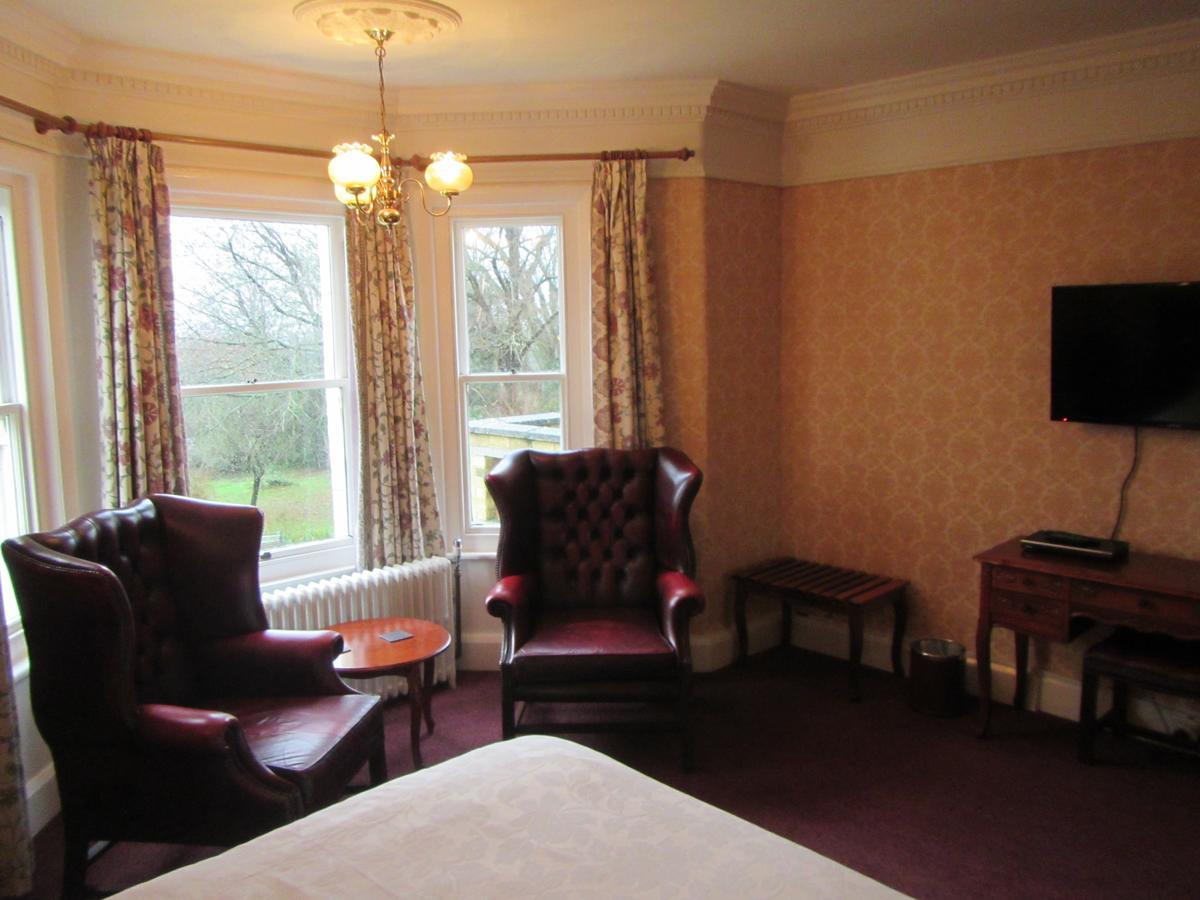 Ellerslie House Hotel Феърхем Екстериор снимка