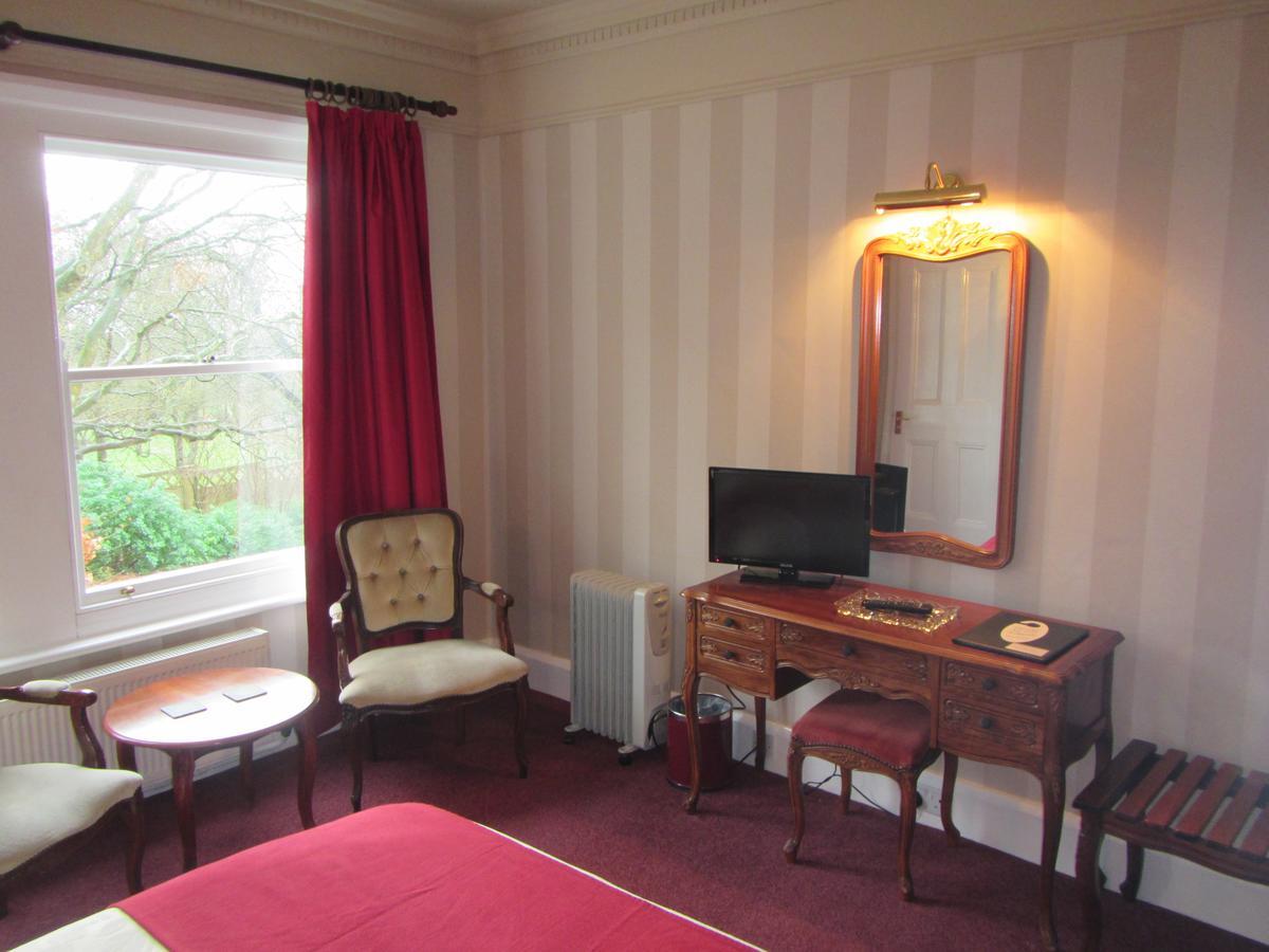 Ellerslie House Hotel Феърхем Екстериор снимка