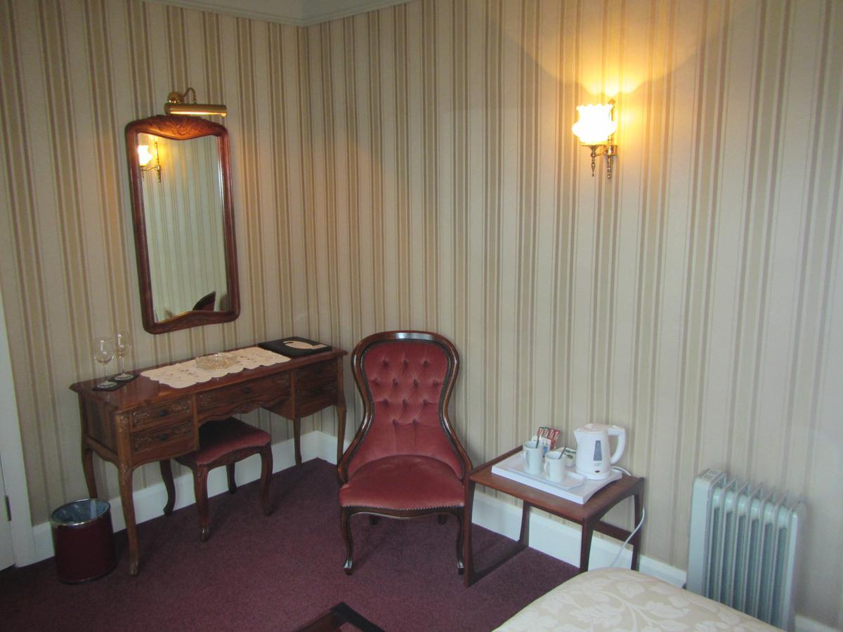 Ellerslie House Hotel Феърхем Екстериор снимка