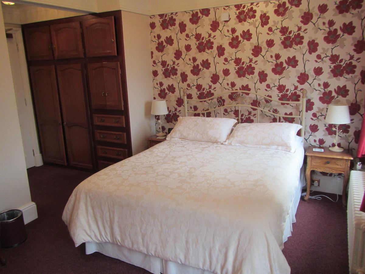 Ellerslie House Hotel Феърхем Екстериор снимка