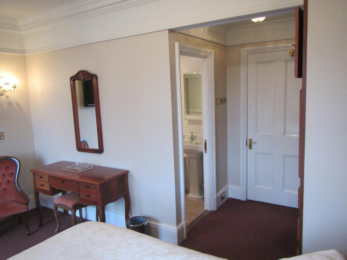 Ellerslie House Hotel Феърхем Екстериор снимка