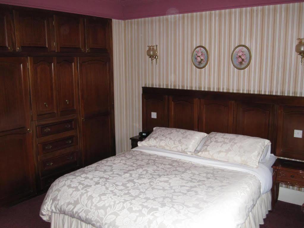 Ellerslie House Hotel Феърхем Екстериор снимка